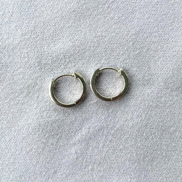 Madewell Demi-Fine Huggie Hoop Earrings - Picture 2 of 4